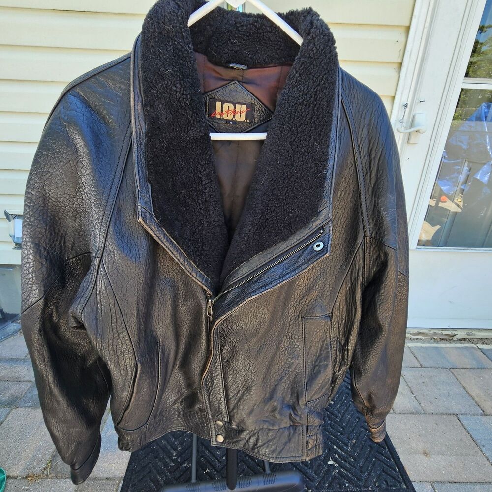 Vtg IOU Genuine Leather Bomber Jacket Men’s Size Small  Zip Lined Black. READ